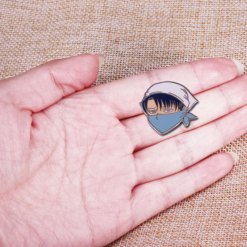 Pin's Attaque Des Titans</br> Livai Ménage – Image 6
